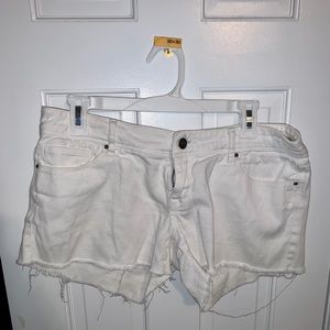Delia’s ‘Taylor’ white Jean shorts